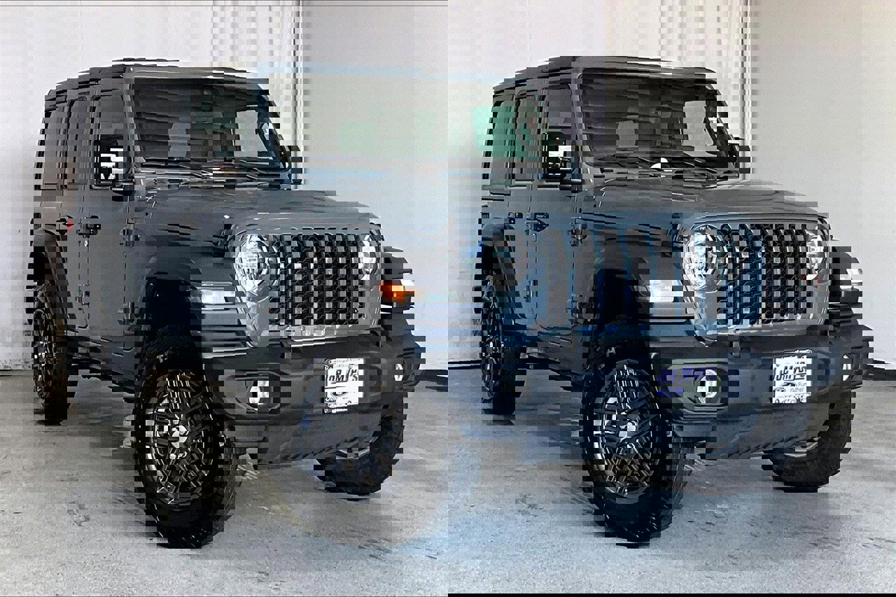 Used 2024 Jeep Wrangler Sport S image 34