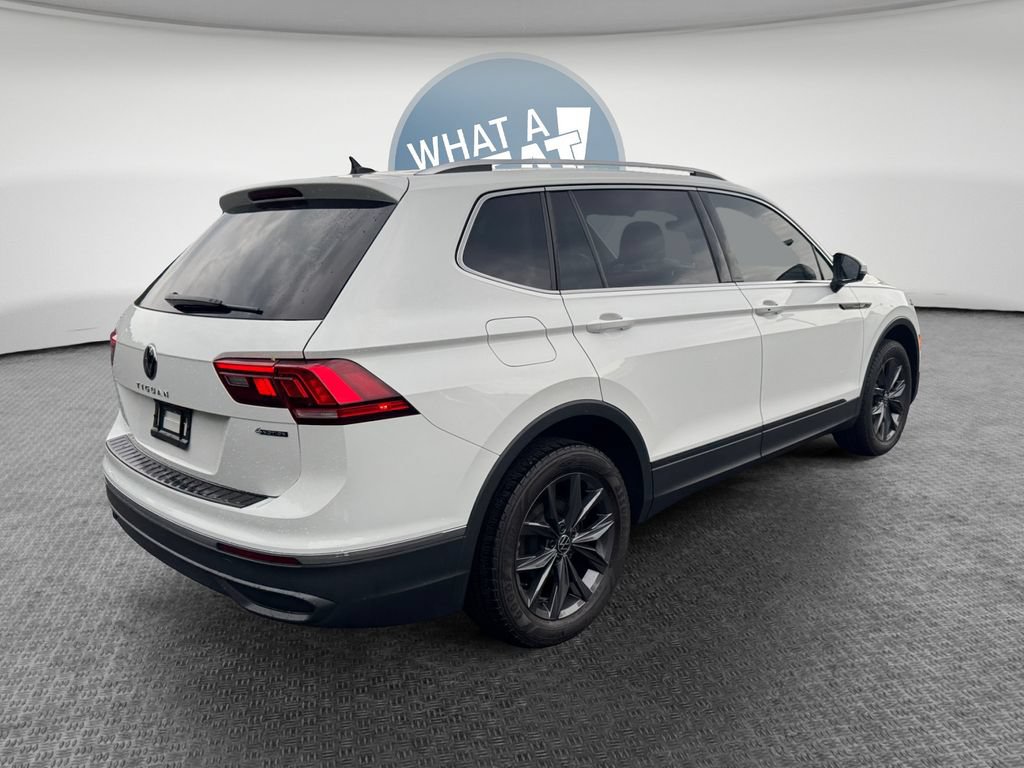 Used 2022 Volkswagen Tiguan SE AWD/4WD image 3