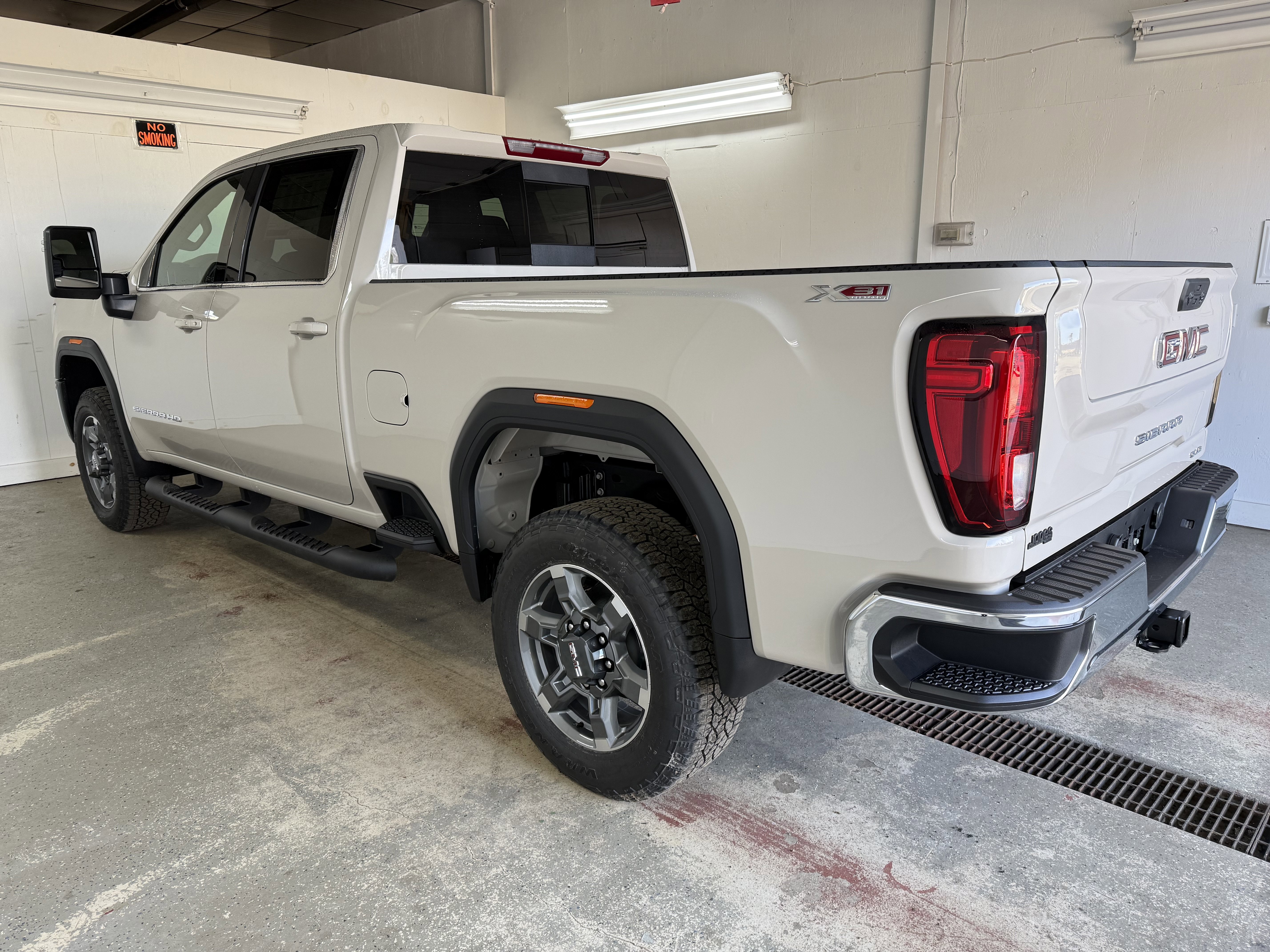 New 2026 GMC Sierra 3500 SLE image 4