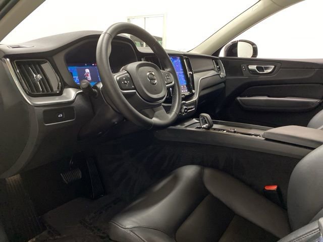 Used 2025 Volvo XC60 B5 Core image 62