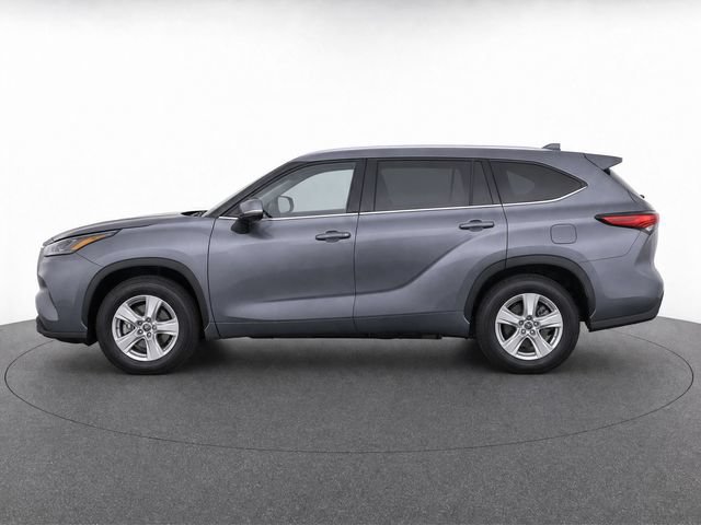 Used 2023 Toyota Highlander LE FWD image 8