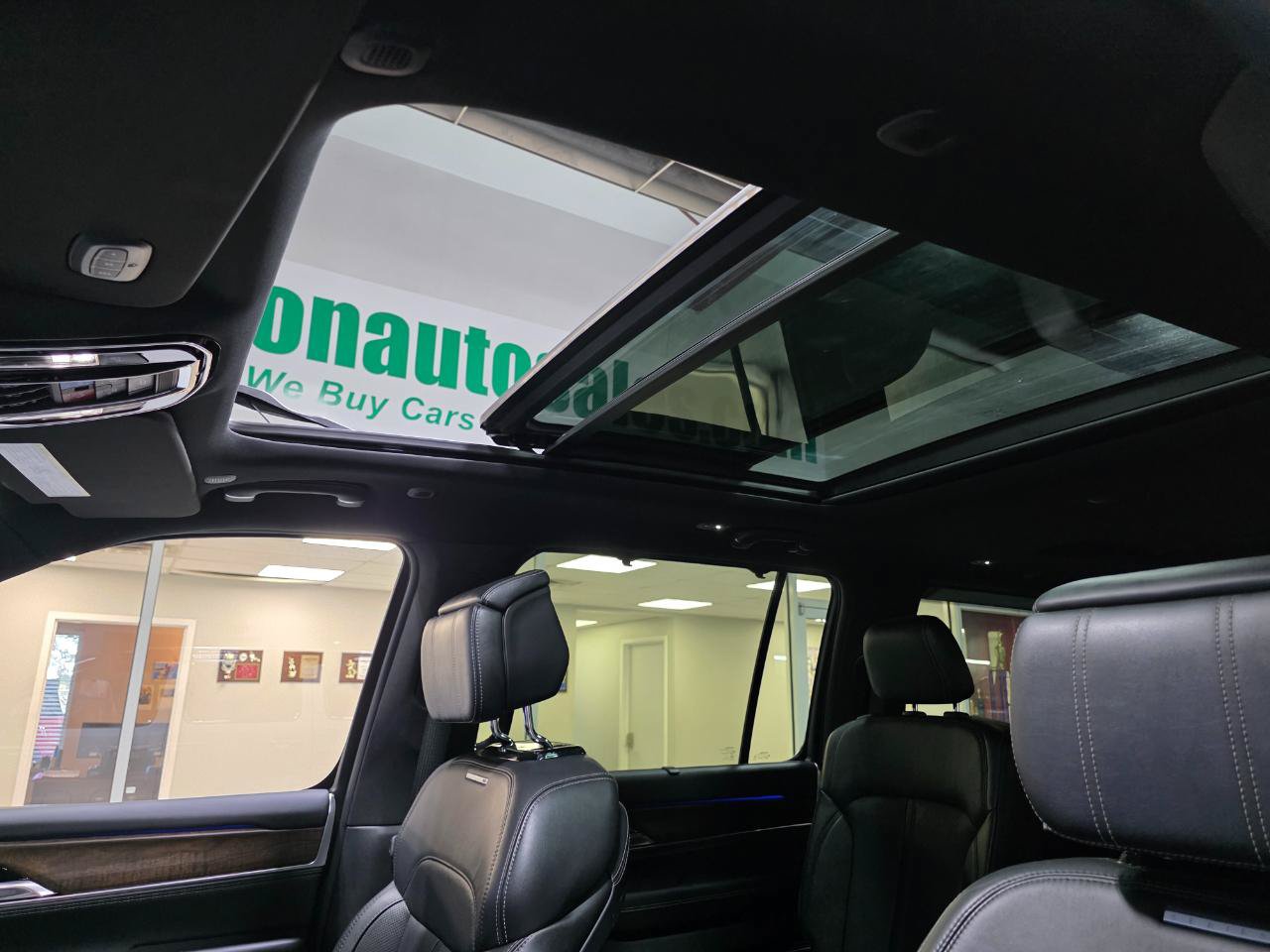 Used 2022 Jeep Grand Wagoneer Series I AWD/4WD image 53