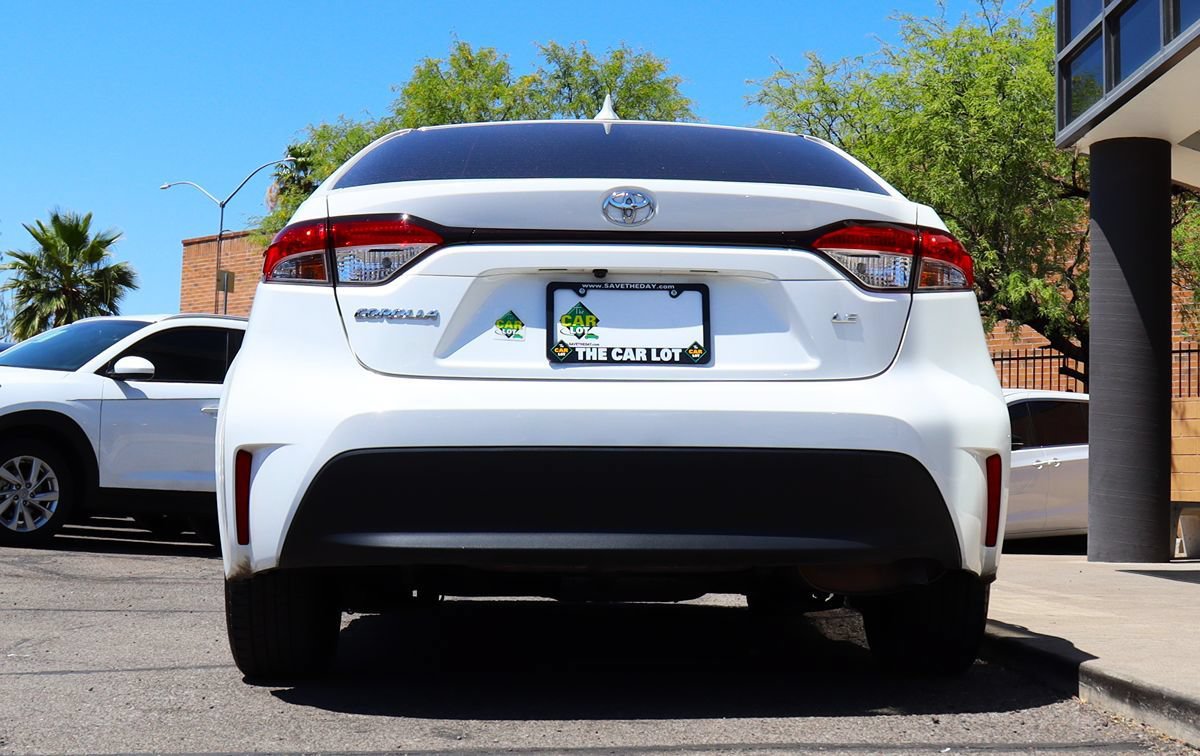 Used 2023 Toyota Corolla LE w/ Carpet Mat Package (TMS) FWD image 12