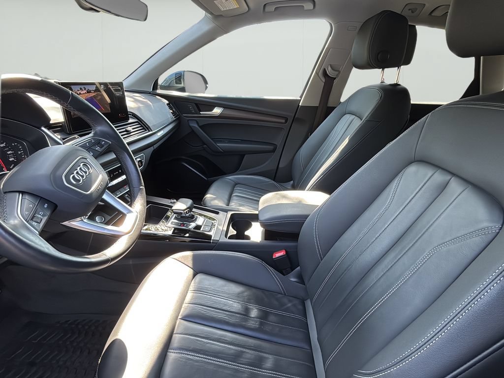 Used 2023 Audi Q5 2.0T Premium w/ Convenience Package AWD/4WD image 14