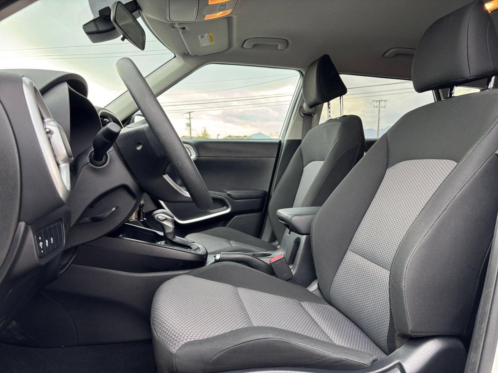 Used 2025 Kia Soul LX w/ LX Technology Package FWD image 24