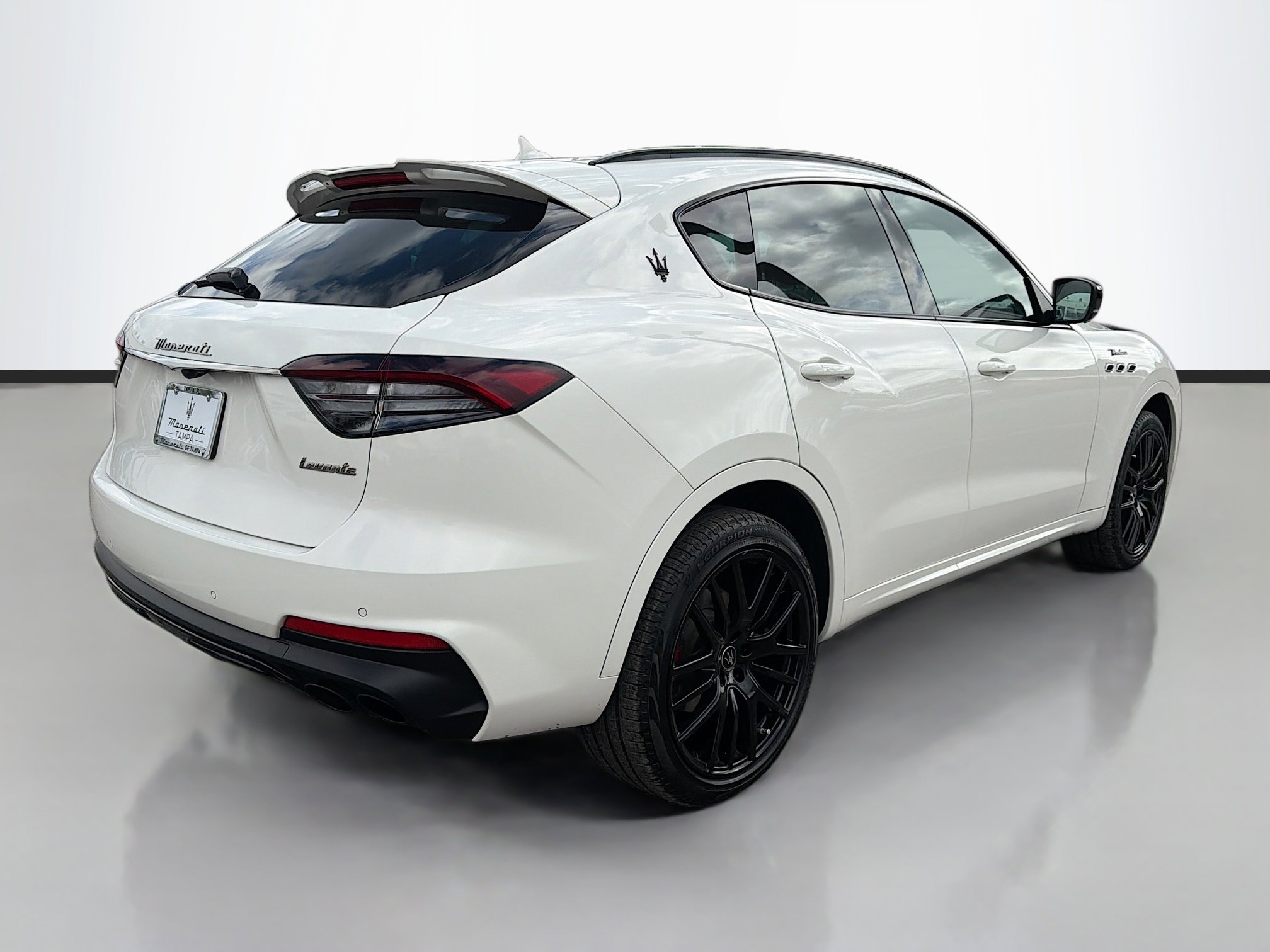 Certified 2023 Maserati Levante Modena image 3