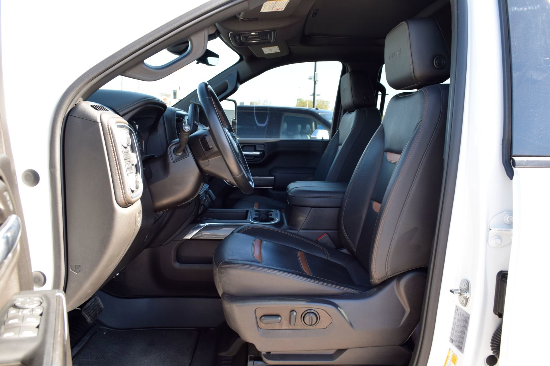 Used 2023 GMC Sierra 2500 AT4 w/ AT4 Premium Plus Package image 18