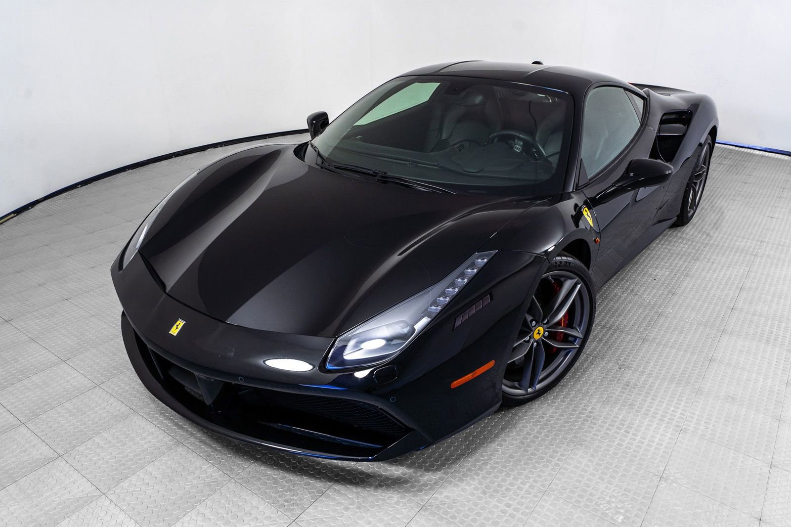 Certified 2019 Ferrari 488 GTB RWD image 2