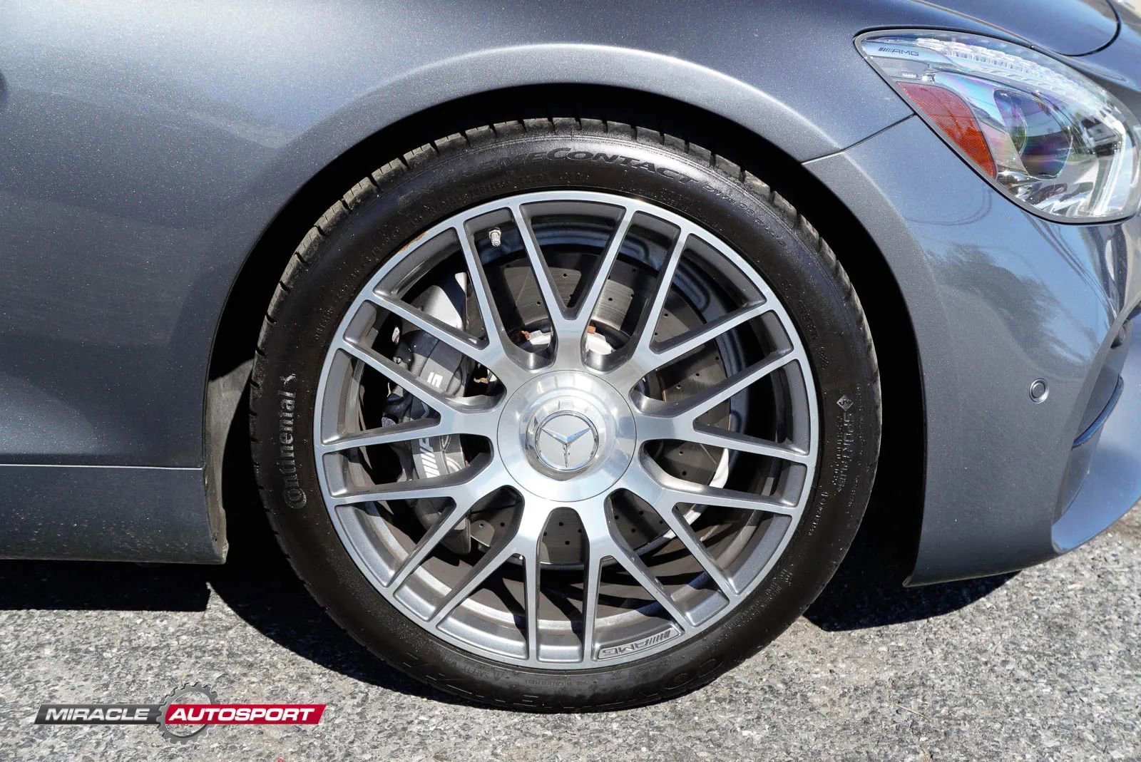 Used 2018 Mercedes-Benz AMG GT Roadster w/ Exclusive Interior Package image 10