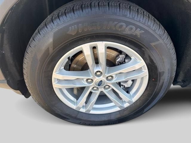 Used 2023 Ford Explorer XLT w/ Equipment Group 202A AWD/4WD image 5