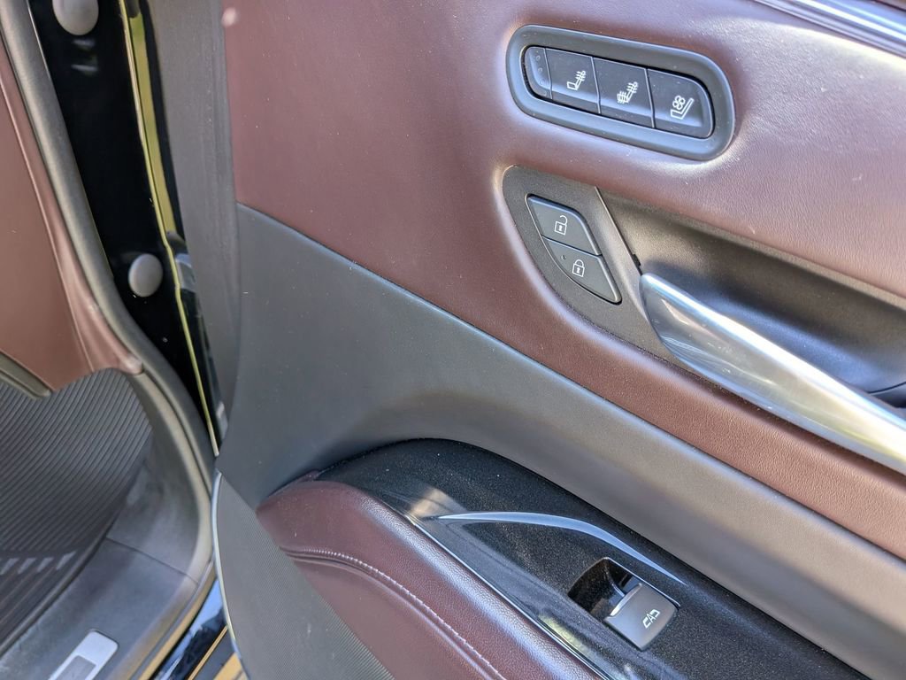 Used 2021 Cadillac Escalade Premium Luxury Platinum AWD/4WD image 25