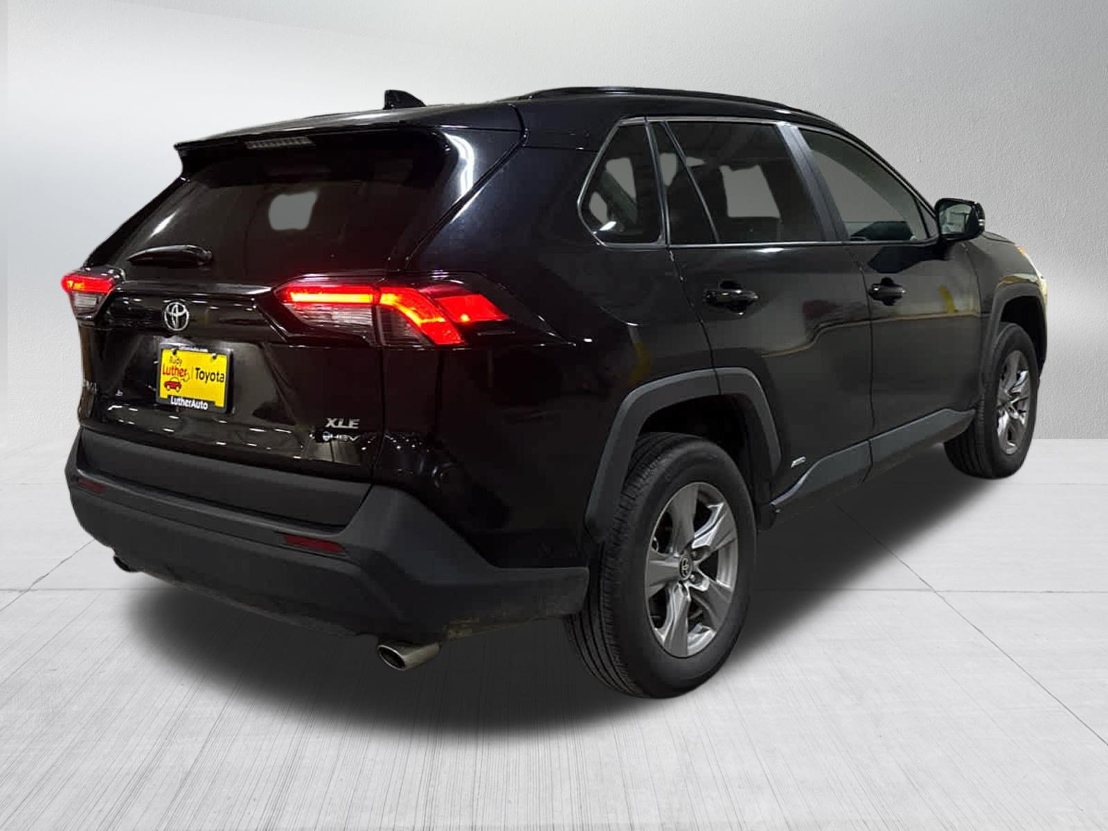 Used 2025 Toyota RAV4 XLE AWD/4WD image 5