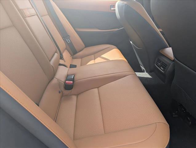 Used 2025 Lexus IS 350 F Sport RWD image 17