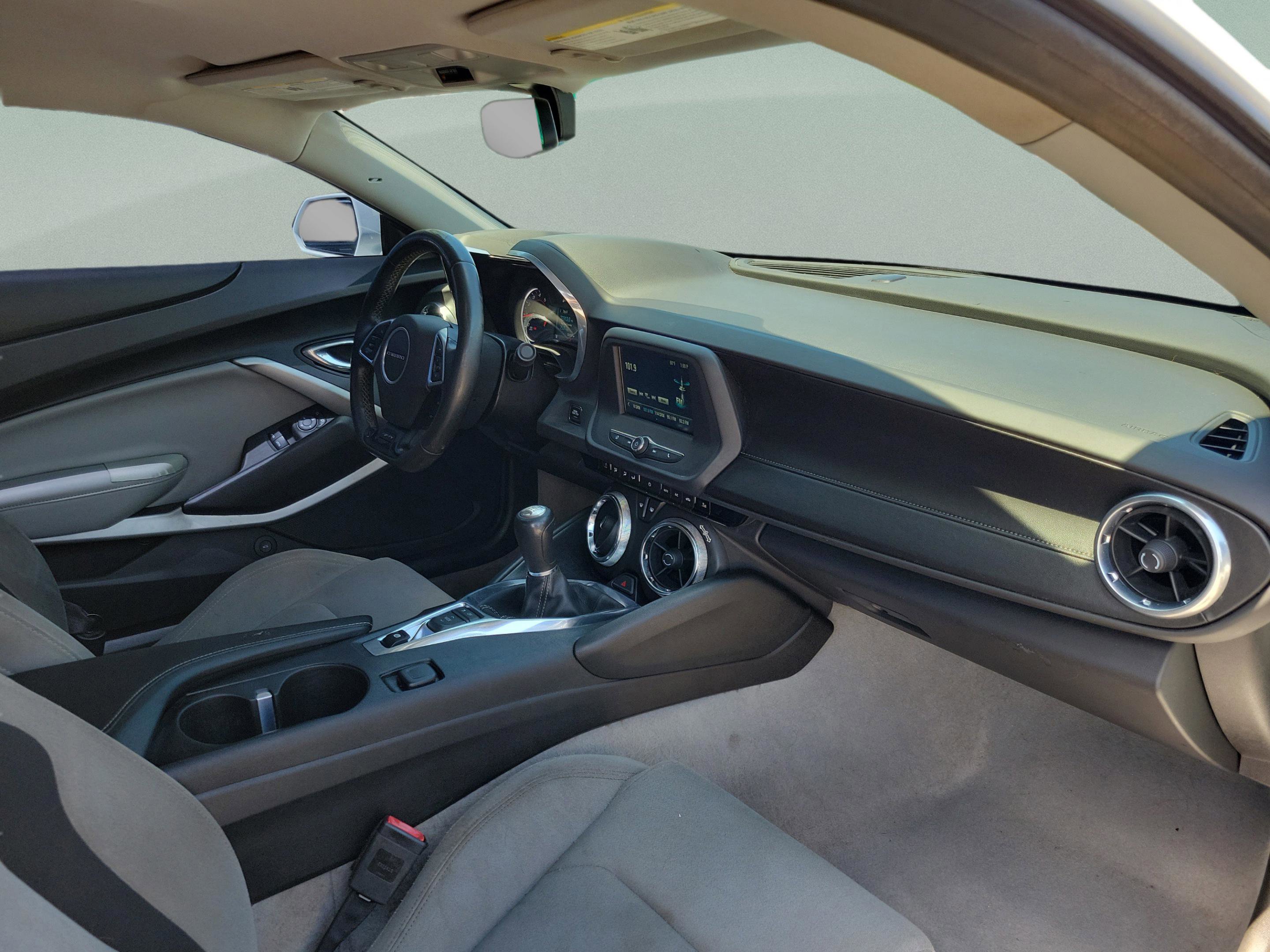 Used 2017 Chevrolet Camaro LT RWD image 27