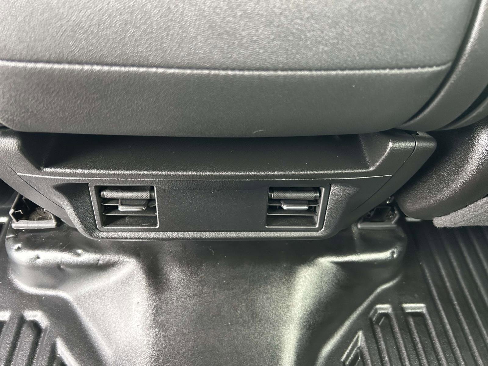 Used 2023 GMC Sierra 3500 Pro w/ Convenience Package image 16