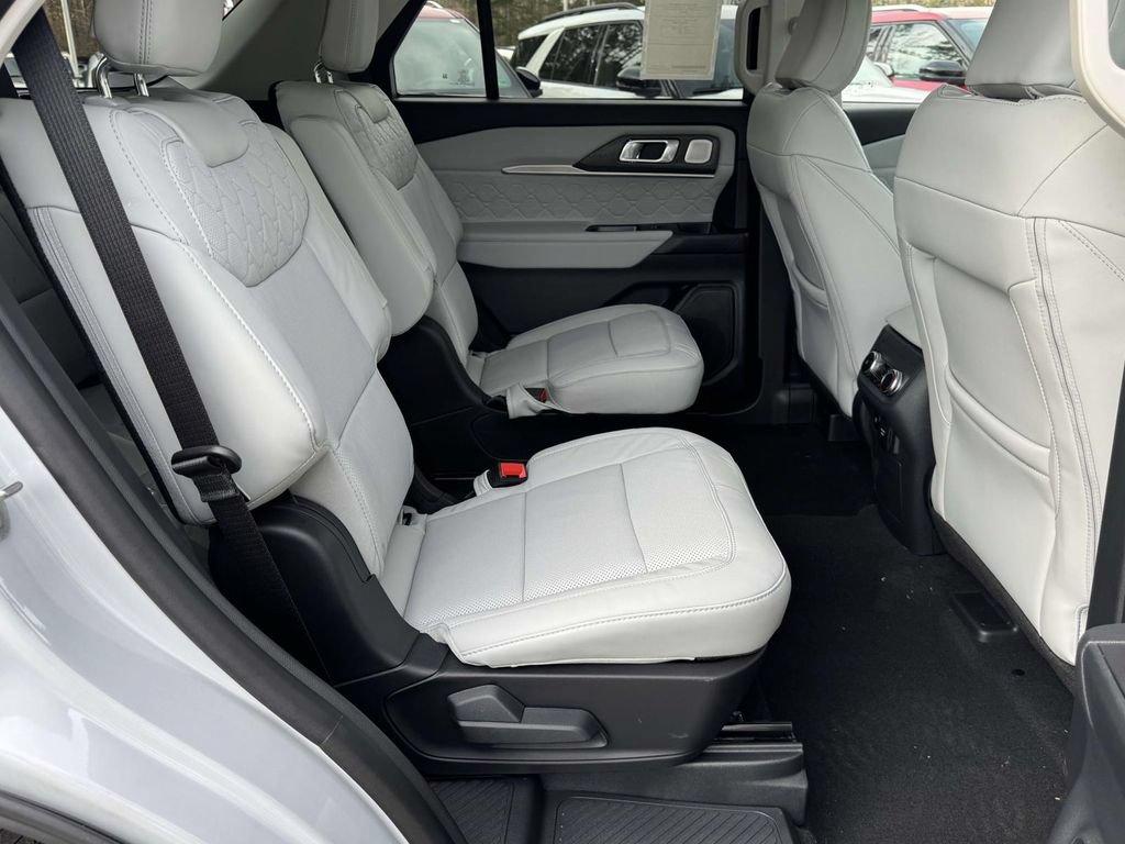 New 2026 Ford Explorer Platinum w/ LUX Leather Package AWD/4WD image 13