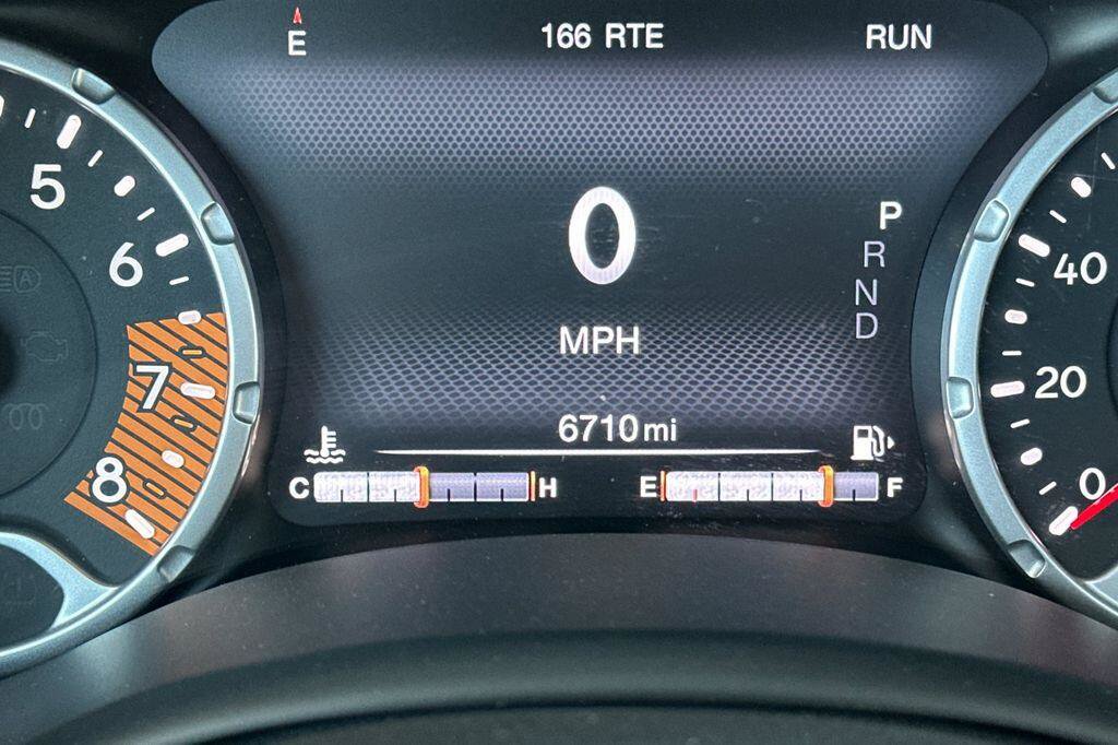 Used 2023 Jeep Renegade Latitude w/ Sun/Sound Group AWD/4WD image 27