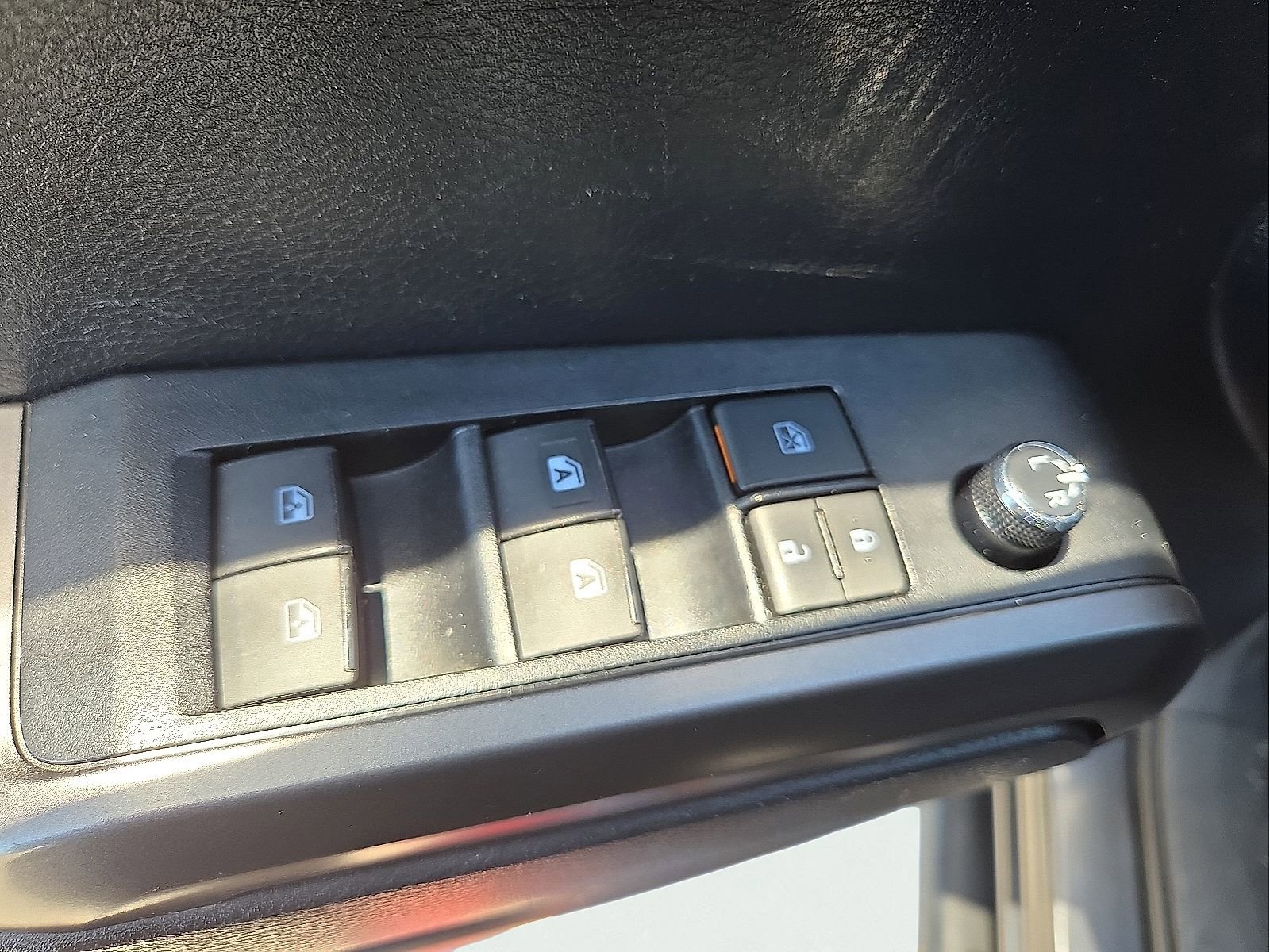 Used 2018 Toyota Tacoma TRD Off-Road w/ Technology Package image 14