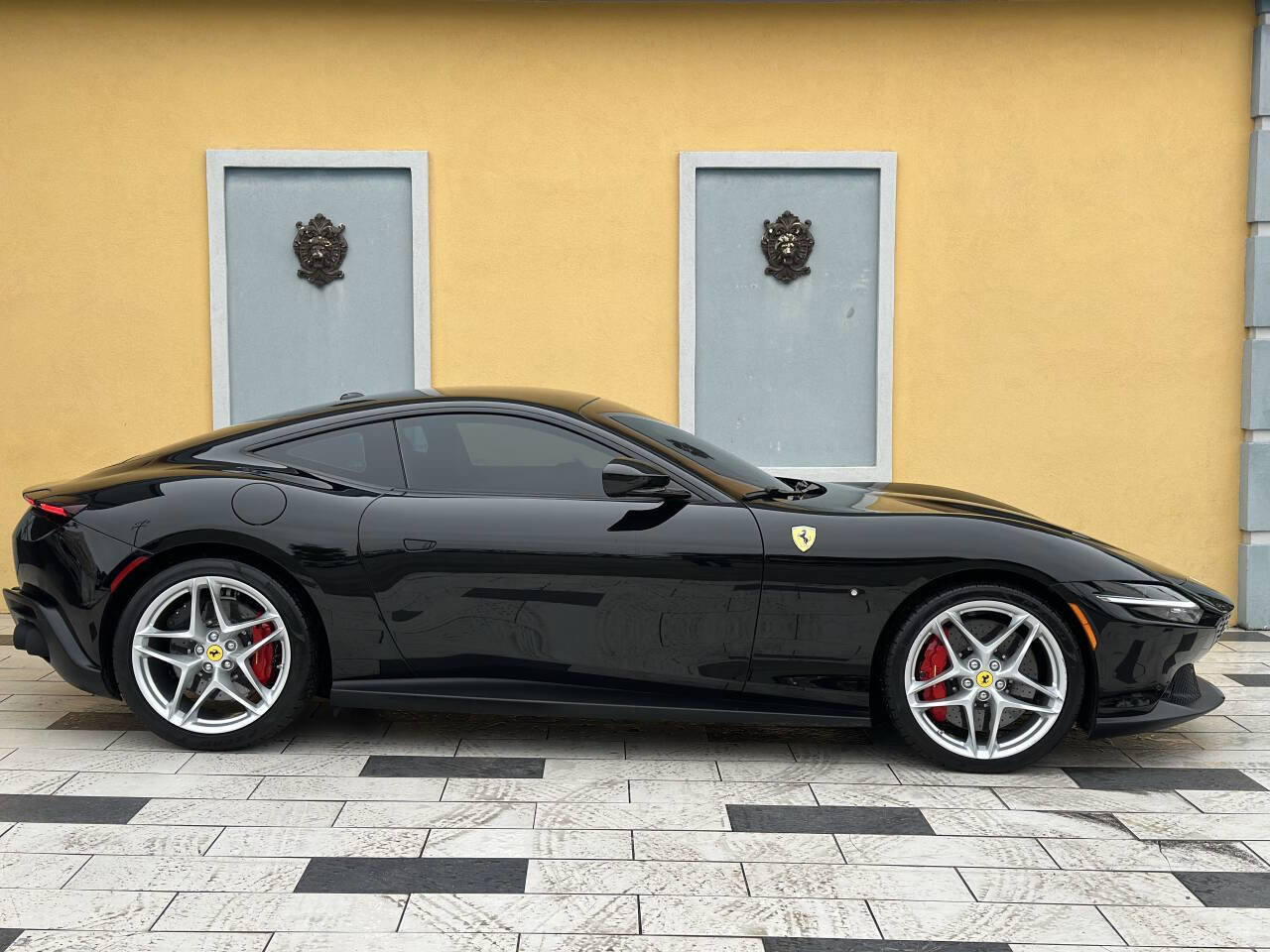 Used 2023 Ferrari Roma image 6