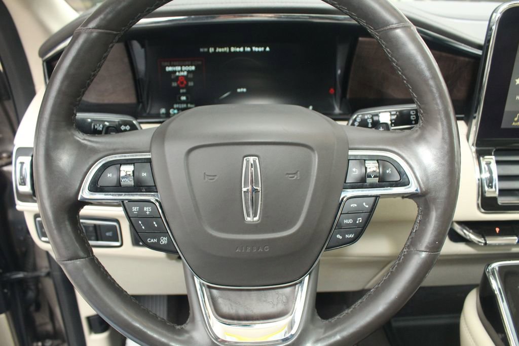 Used 2019 Lincoln Navigator Reserve w/ Cargo Package AWD/4WD image 18