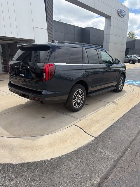 New 2026 Ford Expedition Active AWD/4WD image 7