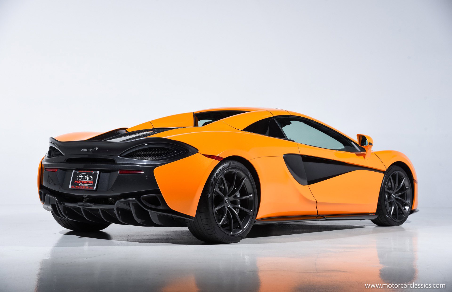 Used 2020 McLaren 570S Spider image 10