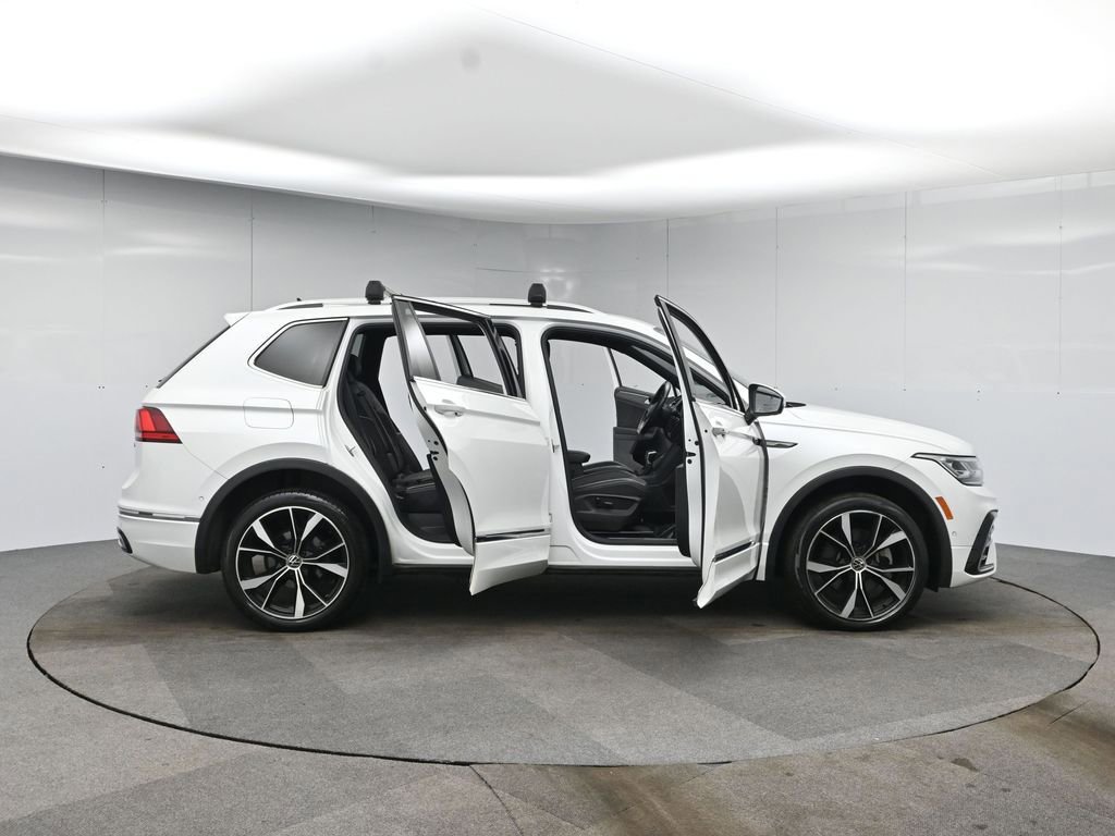 Used 2022 Volkswagen Tiguan SEL R-Line image 54