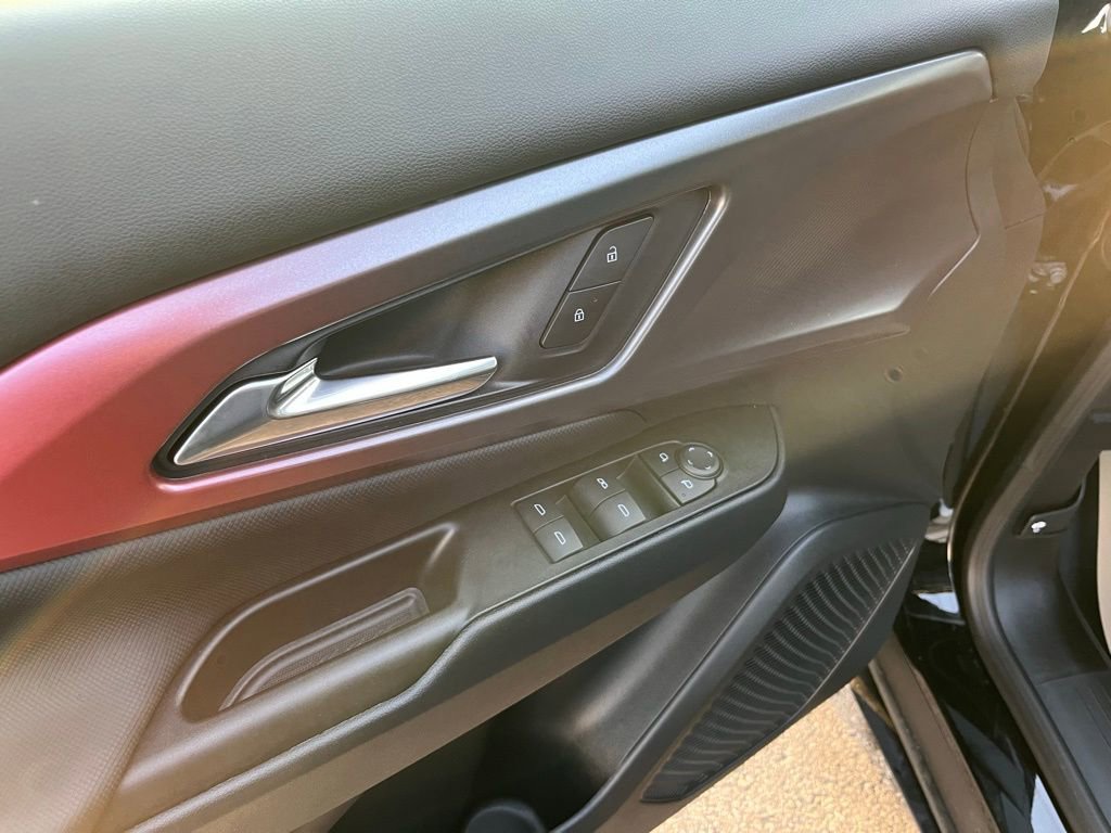 New 2025 Chevrolet Equinox EV RS image 10