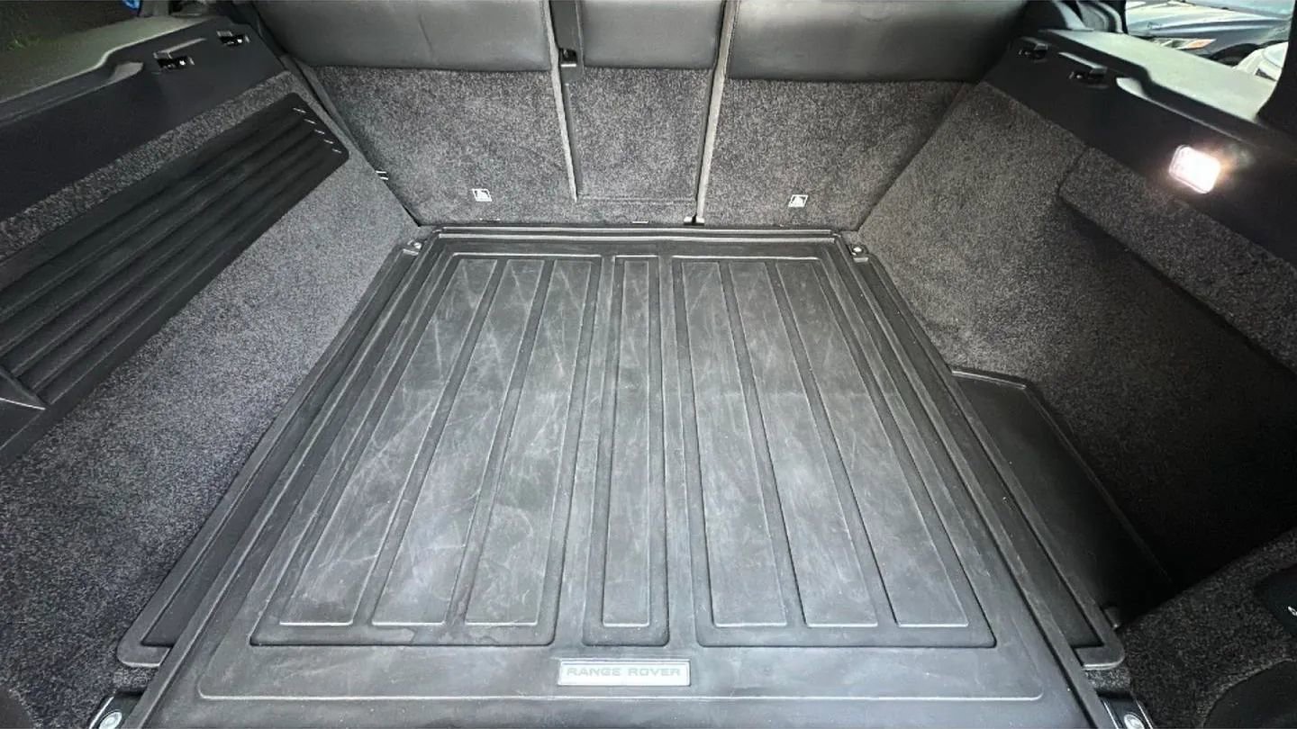 Used 2020 Land Rover Range Rover P360 Sport Utility 4D image 15