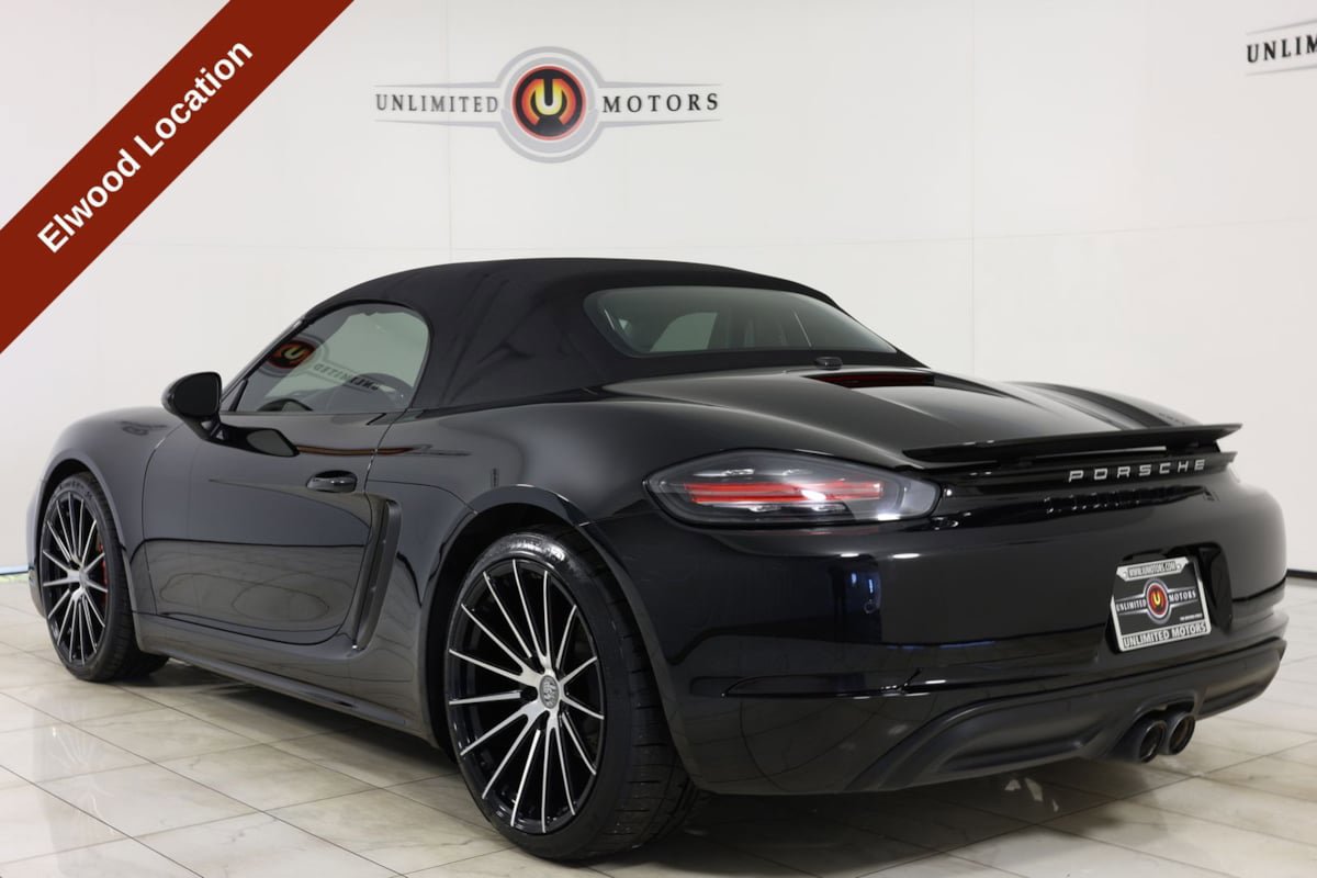 Used 2018 Porsche 718 Boxster RWD image 31