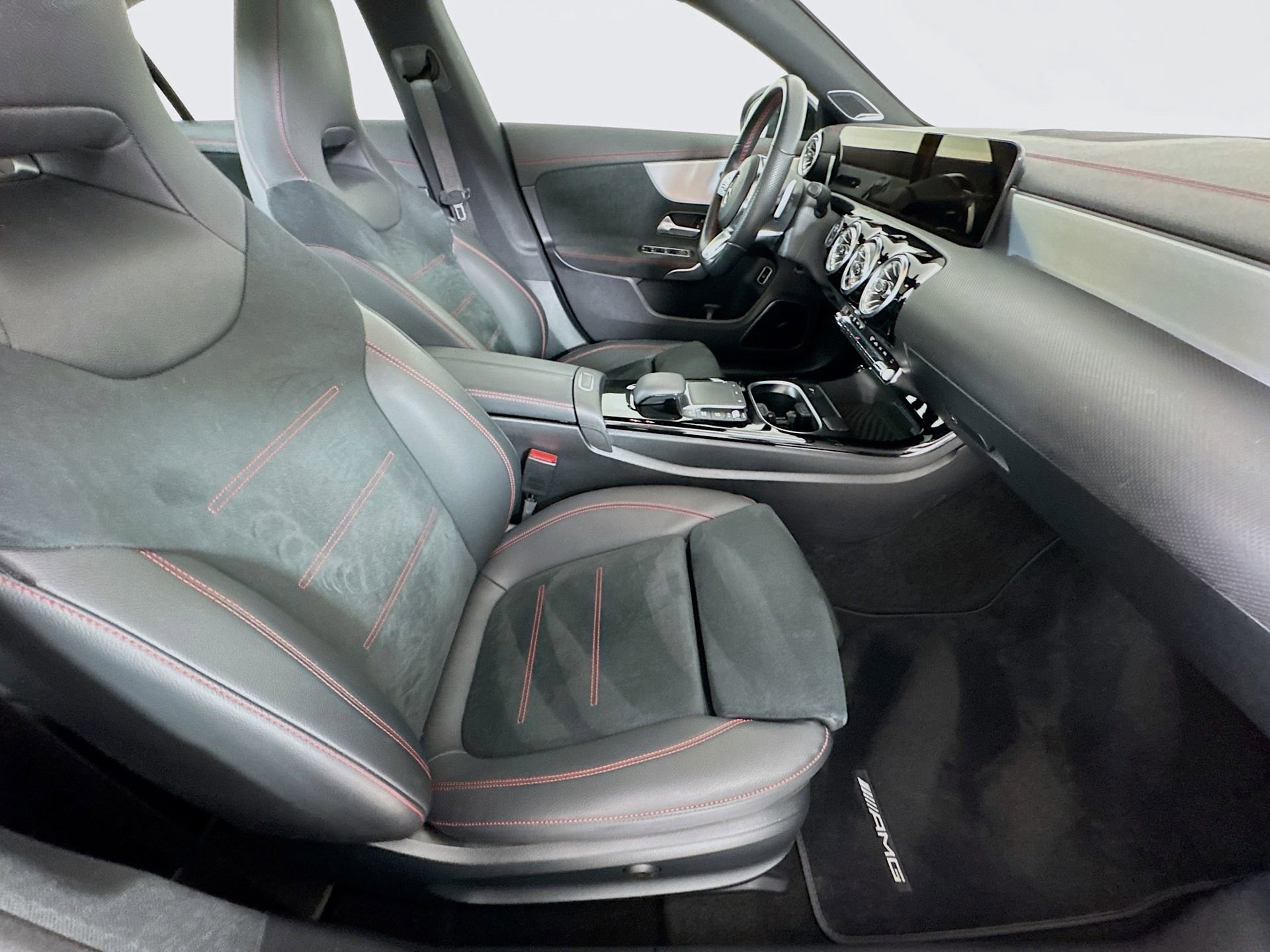 Used 2023 Mercedes-Benz CLA 250 image 29