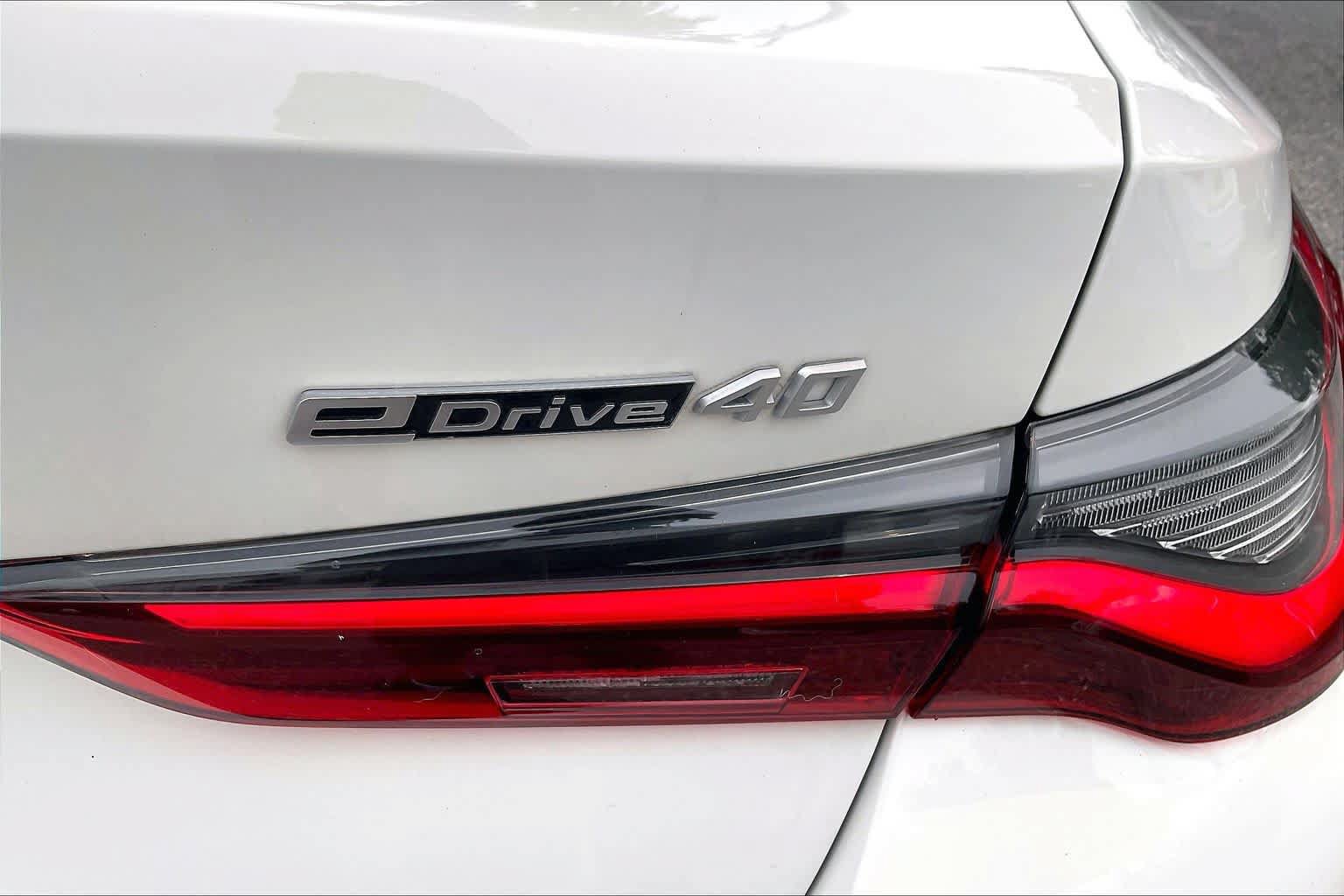Used 2023 BMW i4 eDrive40 w/ Premium Package RWD image 9