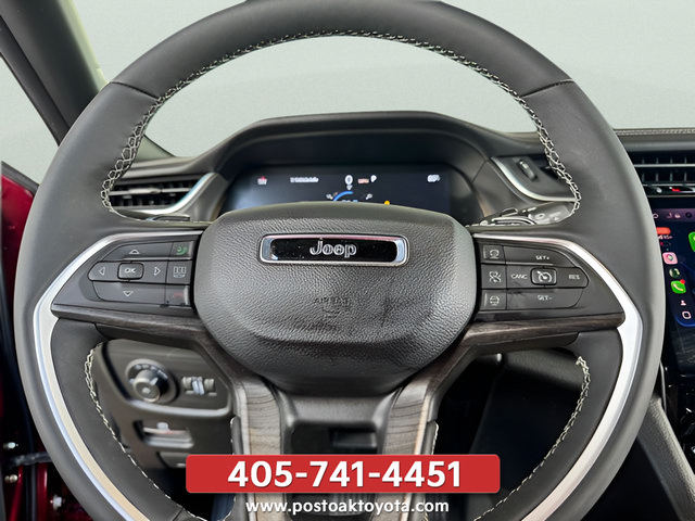 Used 2025 Jeep Grand Cherokee Limited w/ Black Appearance Package AWD/4WD image 23