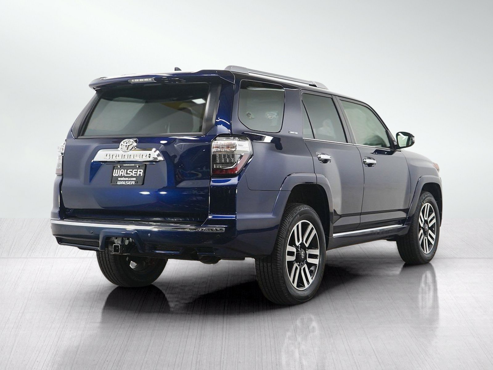 Used 2022 Toyota 4Runner Limited AWD/4WD image 5