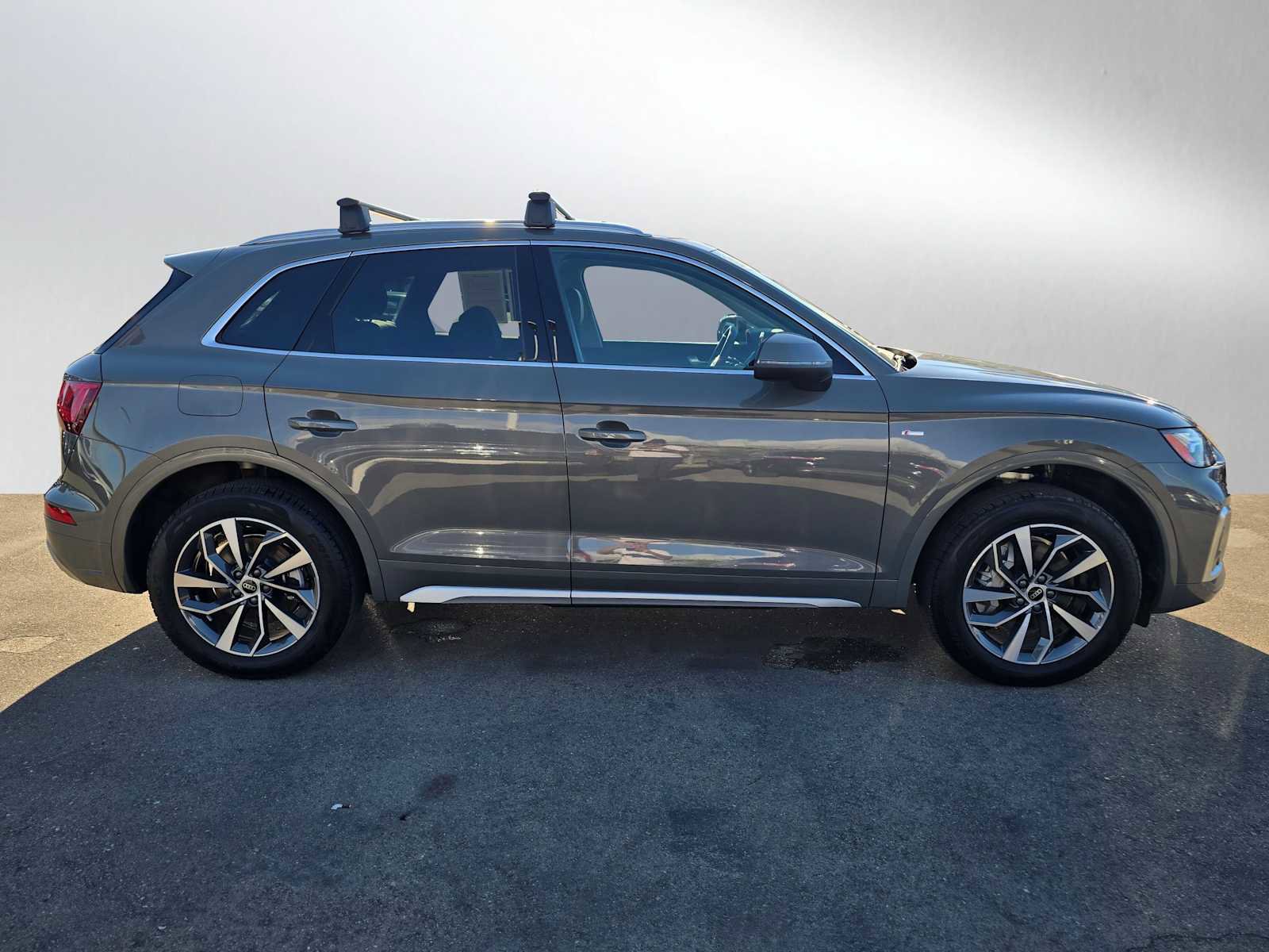 Certified 2025 Audi Q5 2.0T Premium image 2