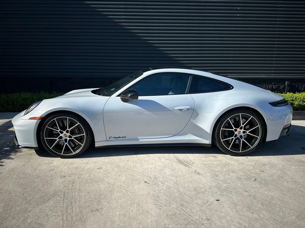 Certified 2025 Porsche 911 Carrera GTS RWD image 2