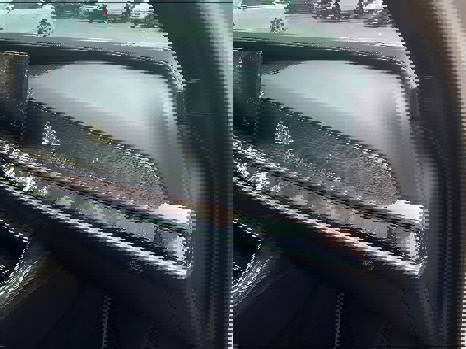 Used 2024 BMW i7 xDrive60 image 17