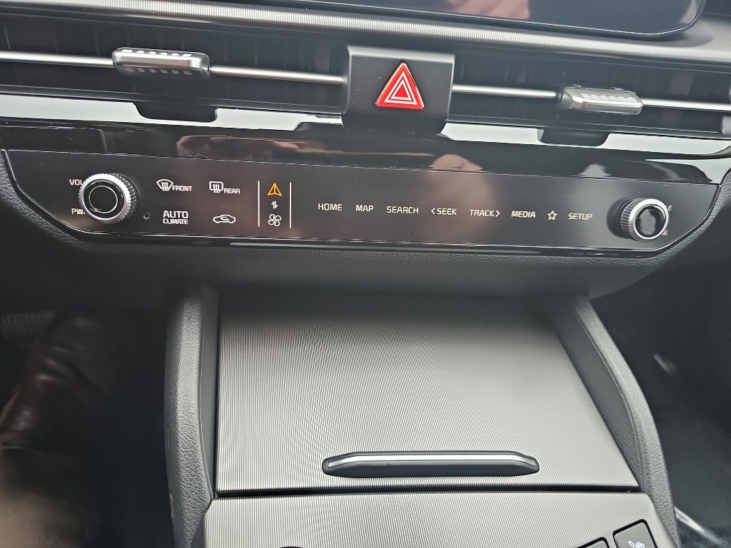 New 2026 Kia Niro EX image 16