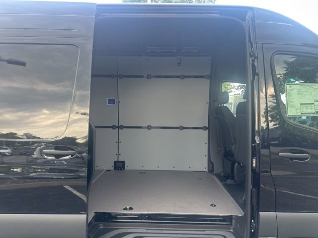 New 2025 Mercedes-Benz Sprinter 4500 image 25