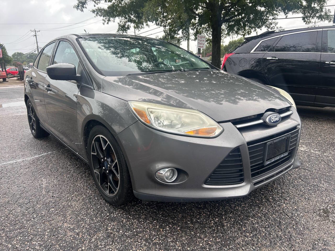 Used 2012 Ford Focus SE w/ SE Sport Pkg image 4