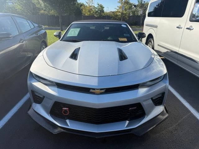 Used 2017 Chevrolet Camaro SS RWD image 2