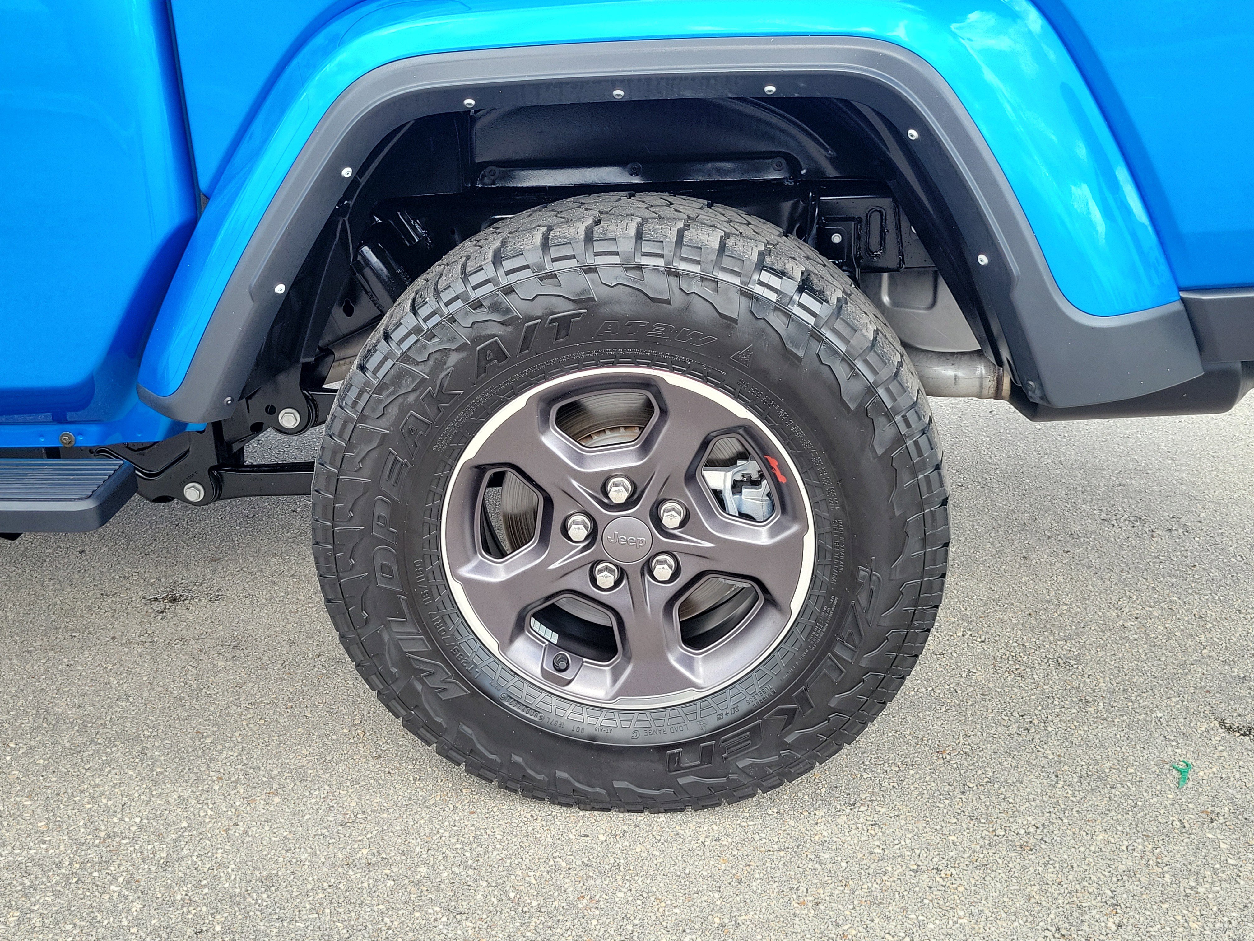 Used 2021 Jeep Gladiator Sport image 25