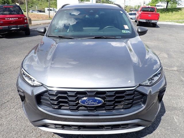 Used 2023 Ford Escape ST-Line w/ Tech Pack #1 AWD/4WD image 9