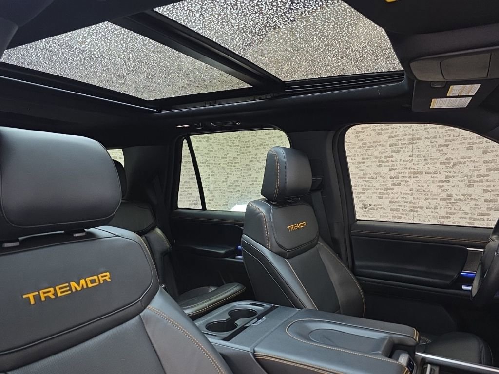 Used 2025 Ford Expedition Tremor image 11