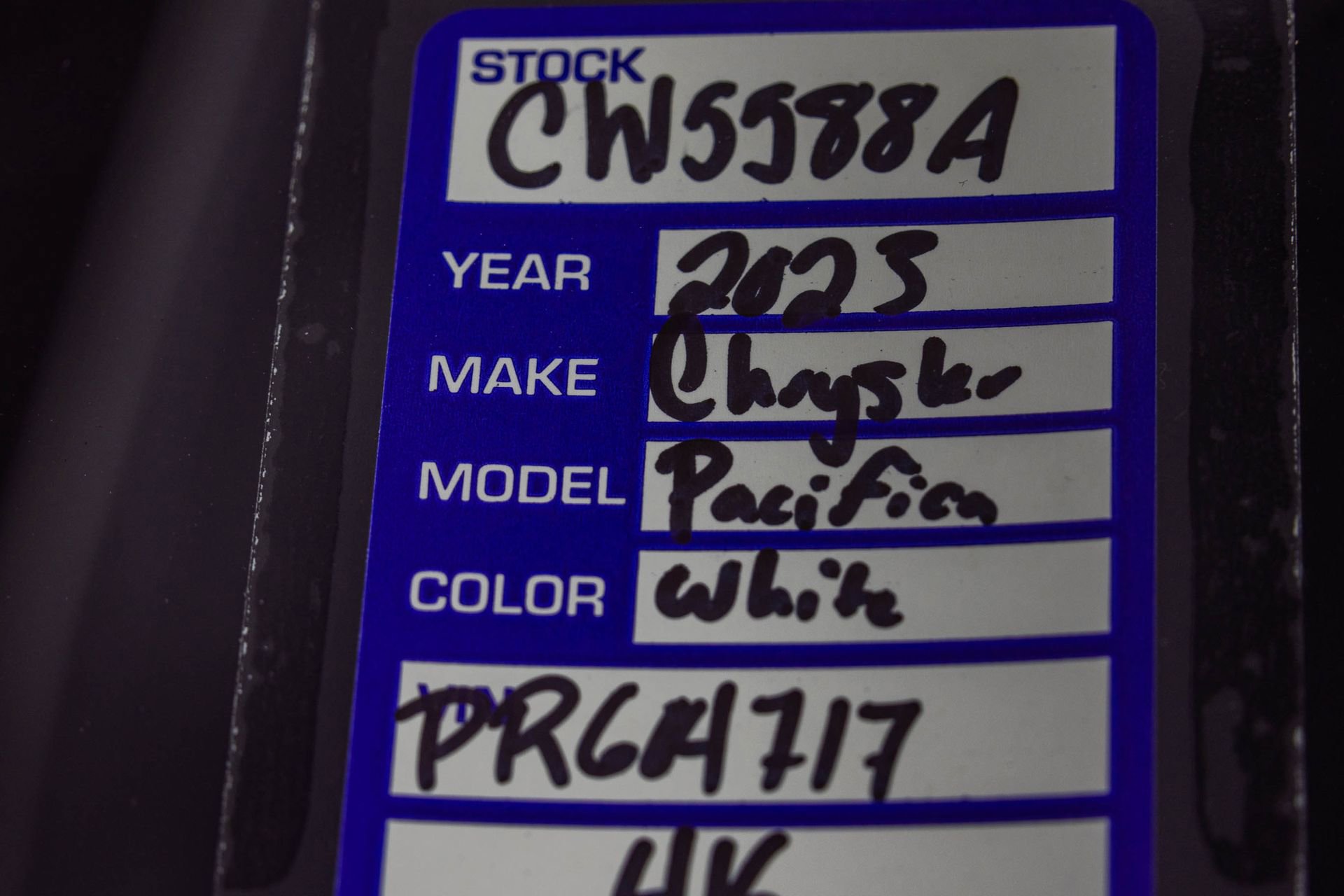 Used 2023 Chrysler Pacifica Limited w/ Uconnect Theater Family Group image 59