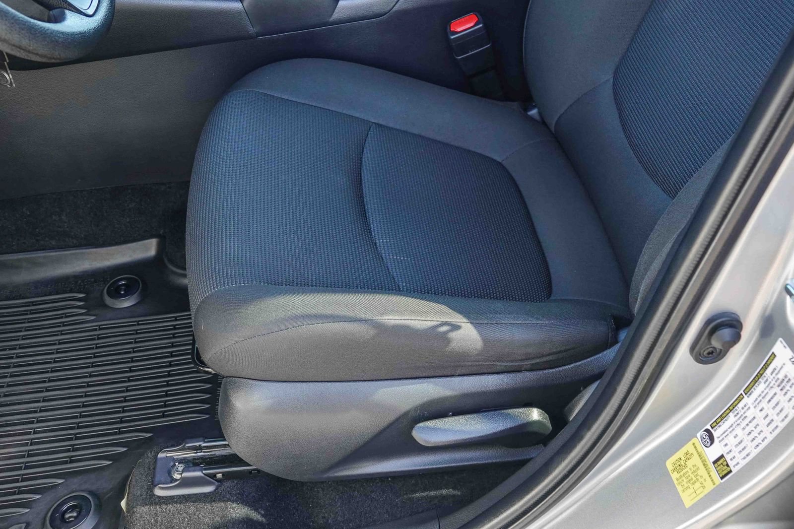 Certified 2025 Toyota RAV4 LE FWD image 27
