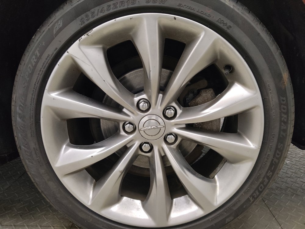 Used 2015 Chrysler 200 S FWD image 31