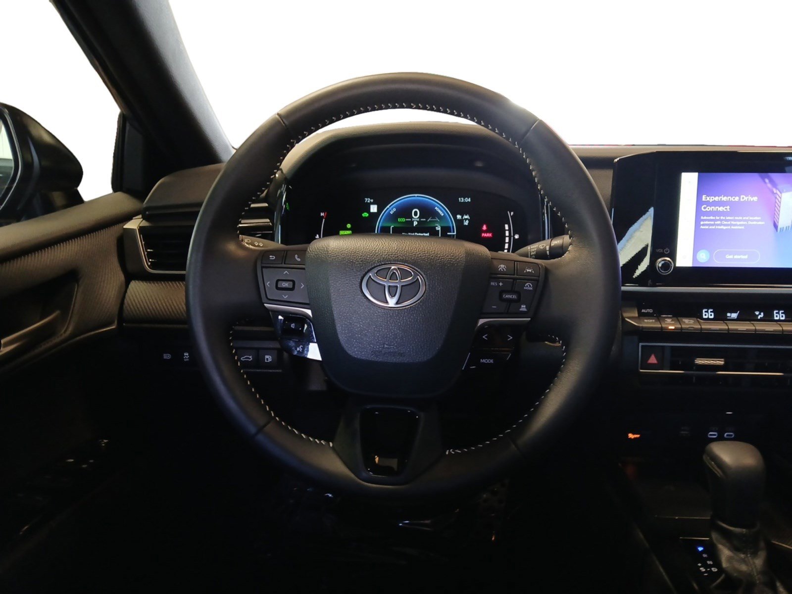 Used 2025 Toyota Camry SE image 12