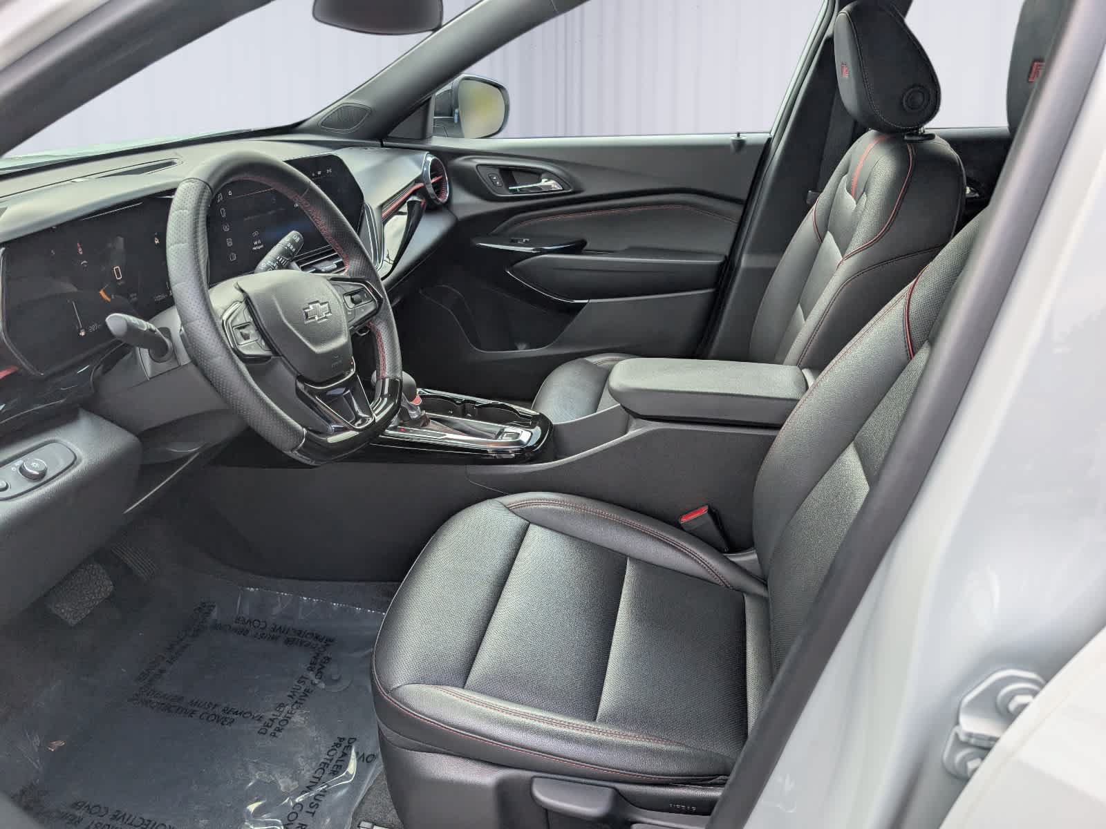 Used 2025 Chevrolet Trax RS w/ Driver Confidence Package FWD image 15