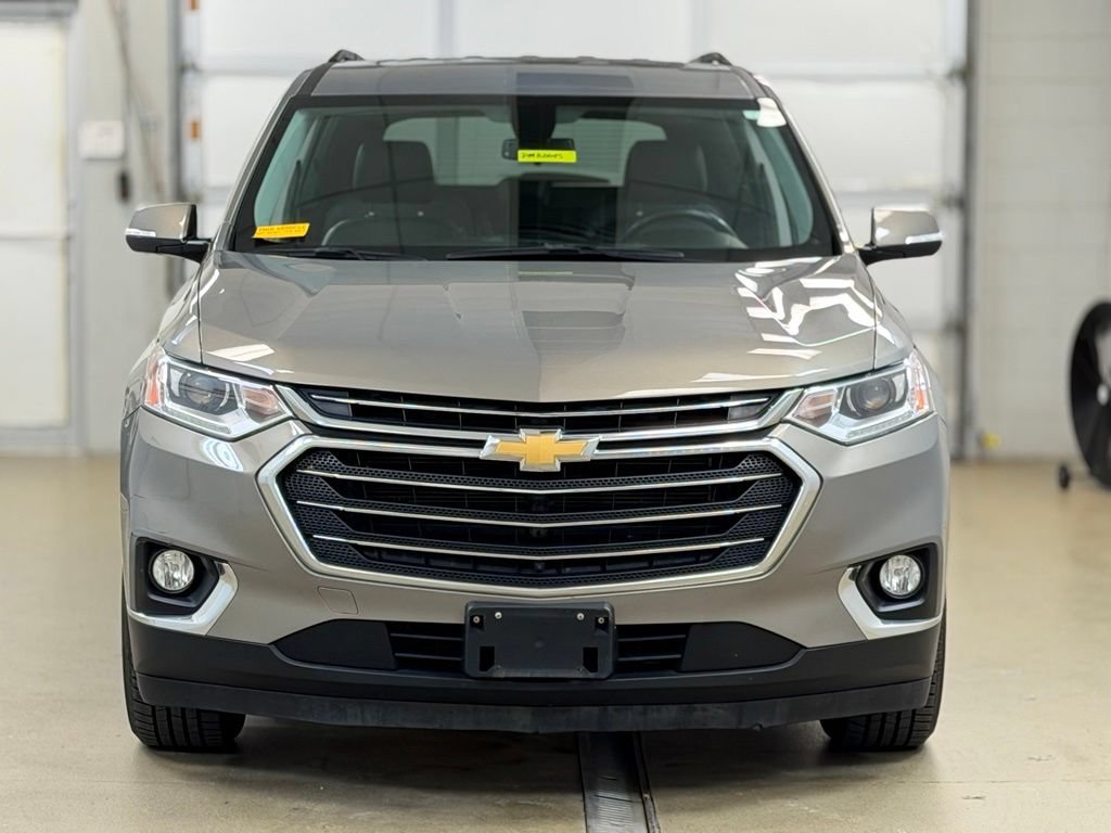 Used 2019 Chevrolet Traverse LT w/ LT Premium Package FWD image 2